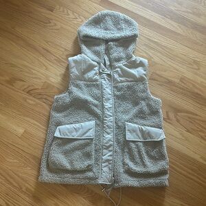 Varley Gray Sleeveless Hooded Vest